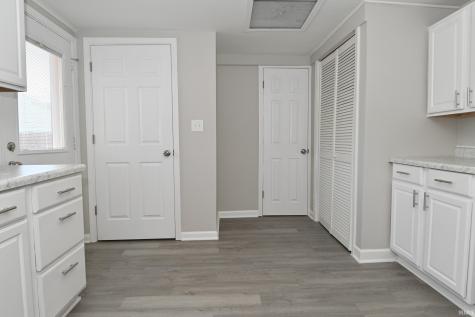 805 S 17th Street Elwood IN 46036