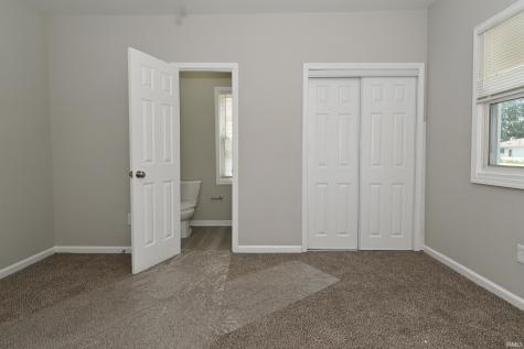 805 S 17th Street Elwood IN 46036
