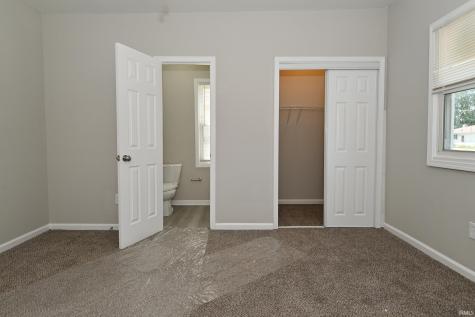 805 S 17th Street Elwood IN 46036