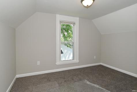 805 S 17th Street Elwood IN 46036