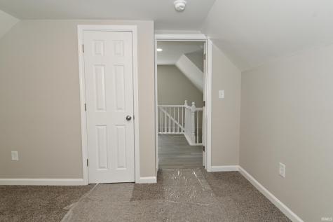 805 S 17th Street Elwood IN 46036