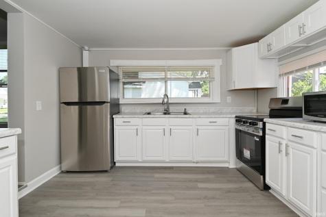 805 S 17th Street Elwood IN 46036