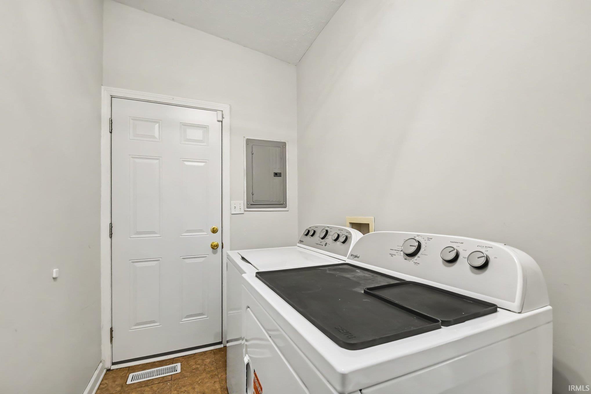 717 Whitehall Drive South Bend IN 46615