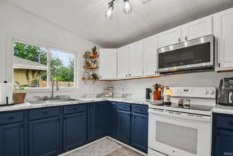 717 Whitehall Drive South Bend IN 46615