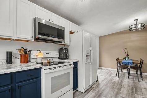 717 Whitehall Drive South Bend IN 46615