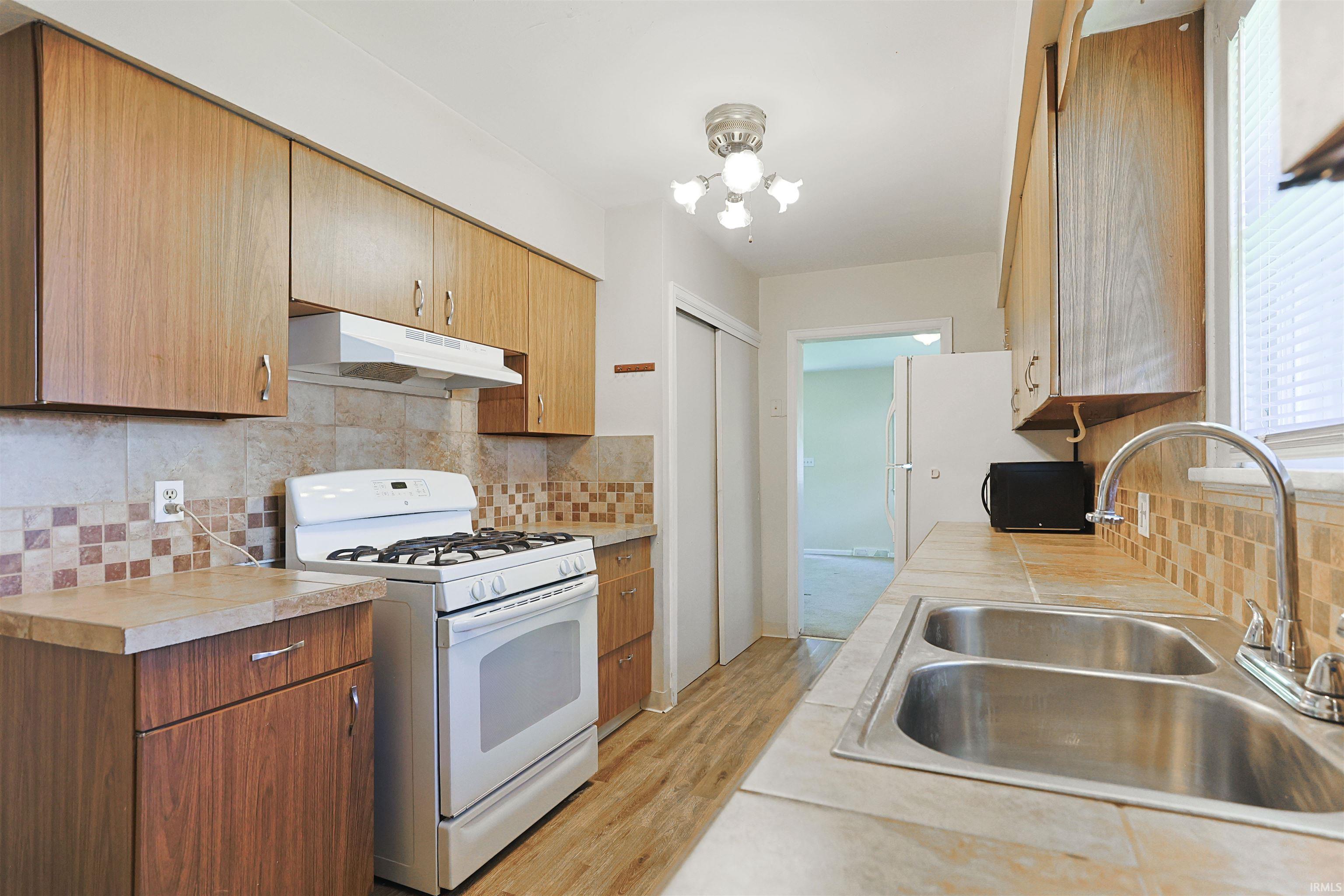 2157 Berkley Place South Bend IN 46616