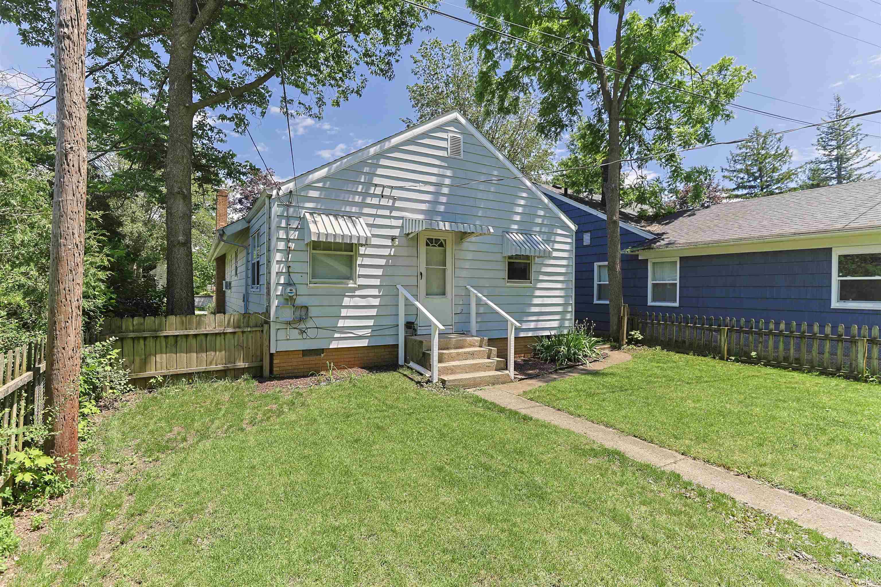 2157 Berkley Place South Bend IN 46616