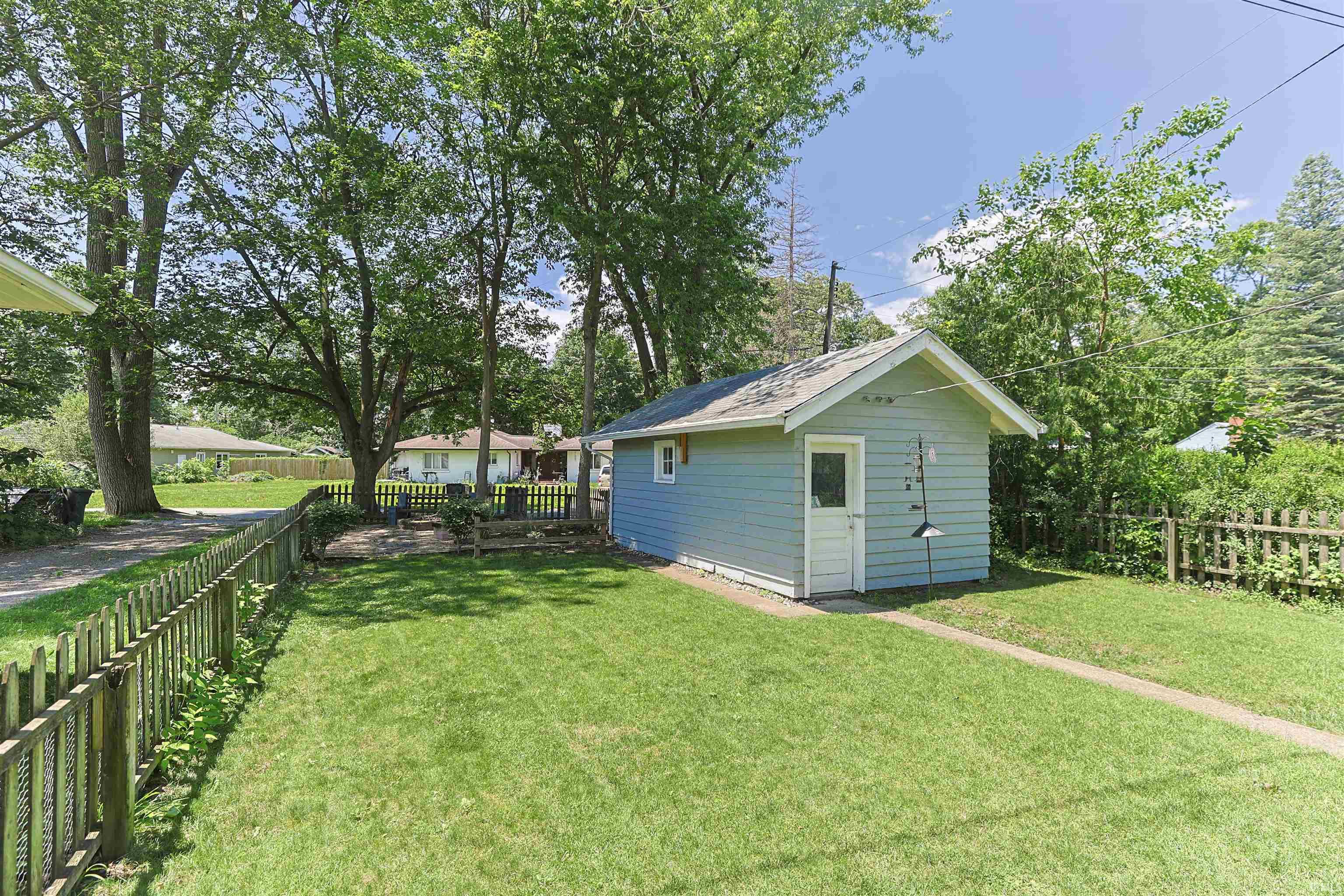 2157 Berkley Place South Bend IN 46616
