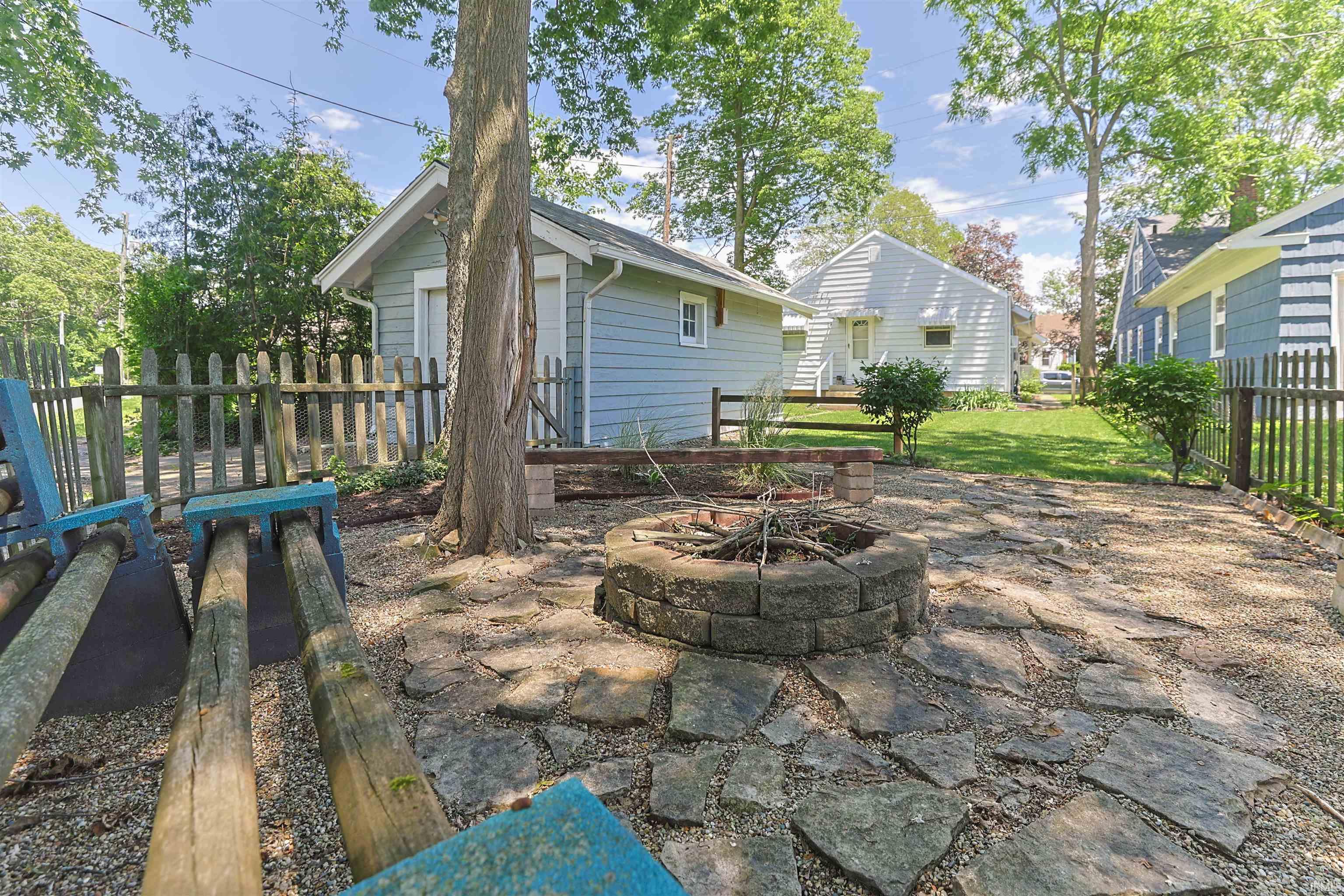 2157 Berkley Place South Bend IN 46616