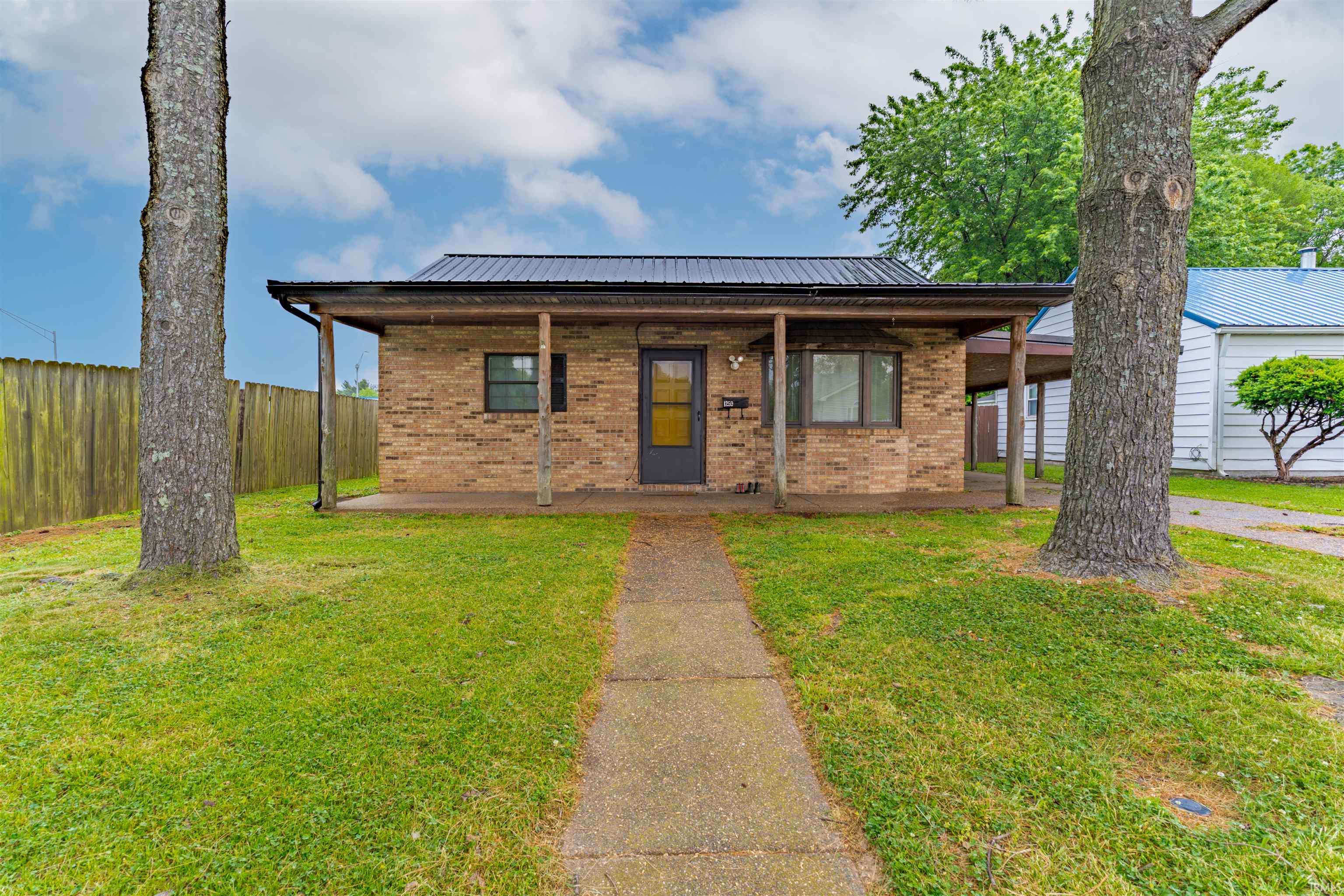 1250 Maple Court Street Evansville IN 47714