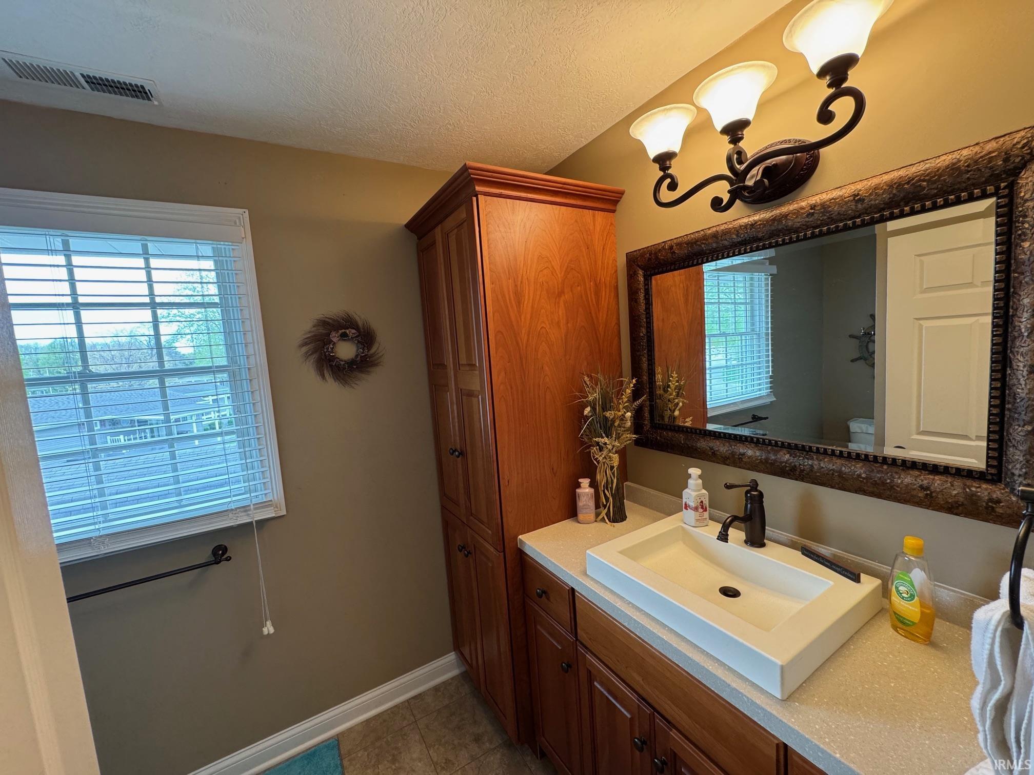 2516 Park Place Rochester IN 46975