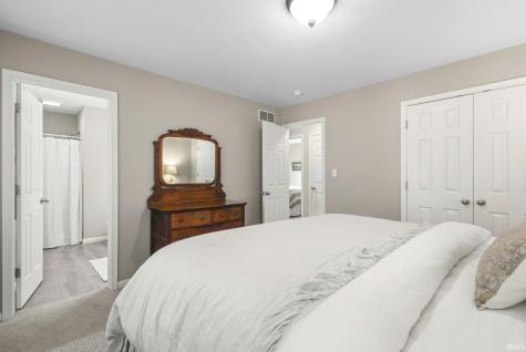 4342 Field Gate Drive South Bend IN 46628
