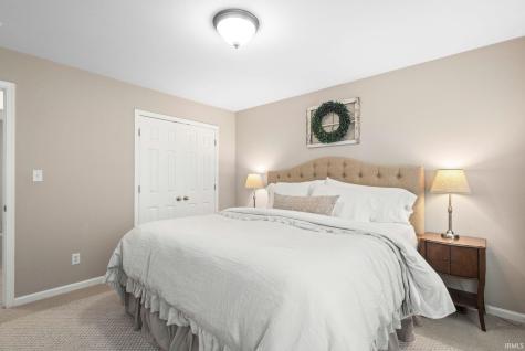 4342 Field Gate Drive South Bend IN 46628