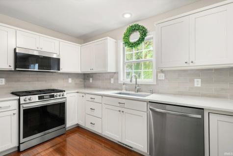 4342 Field Gate Drive South Bend IN 46628