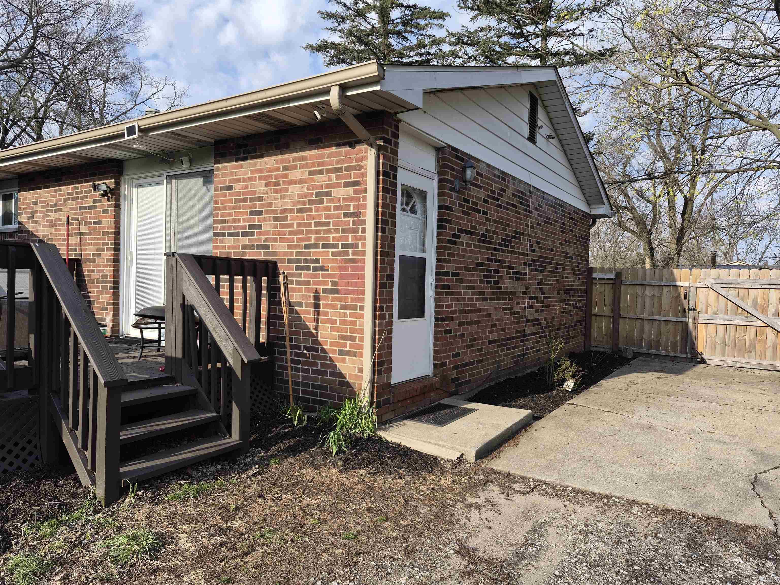 122 S Liberty Street South Bend IN 46619