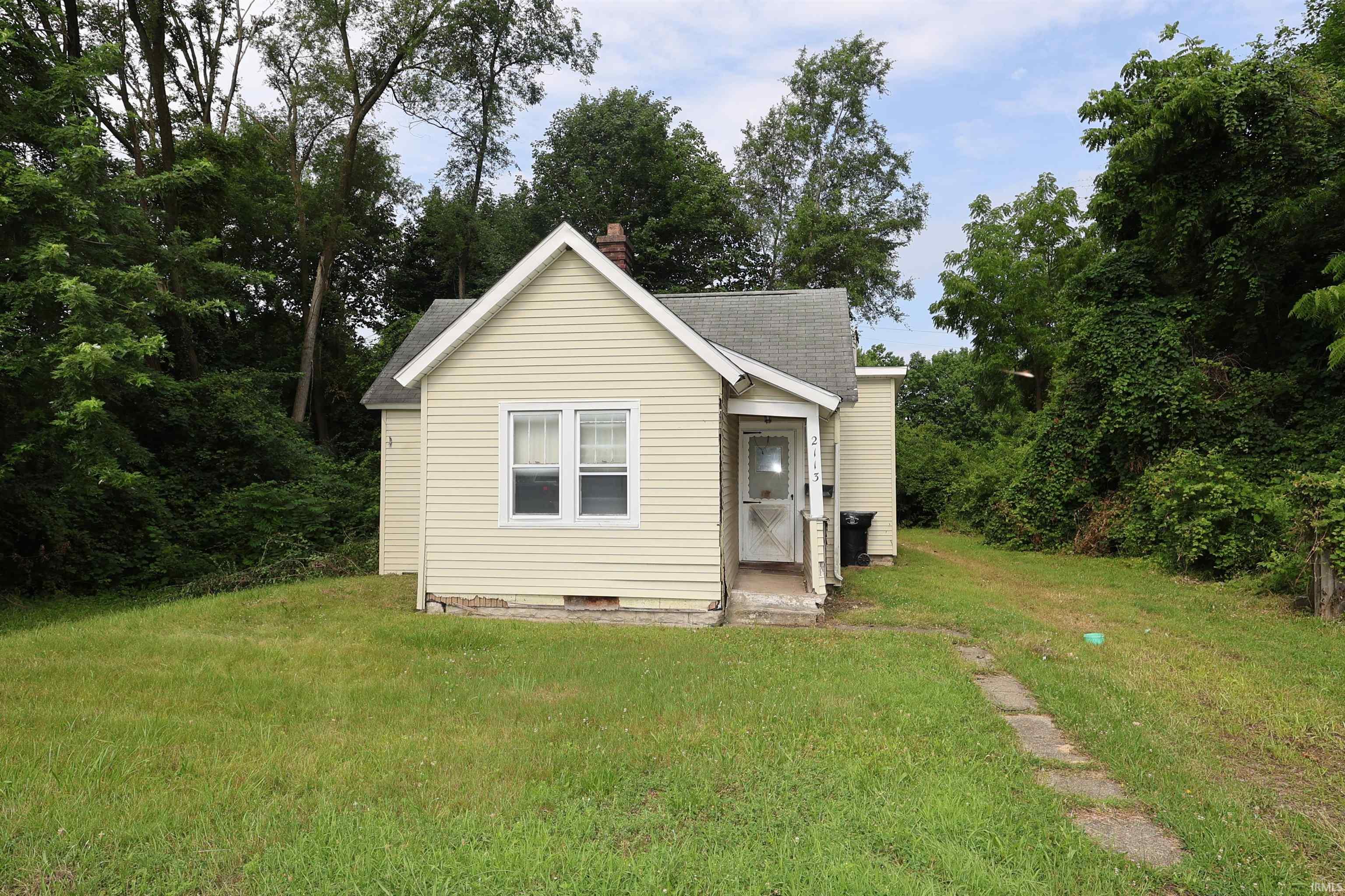 2113 Douglas Street South Bend IN 46613