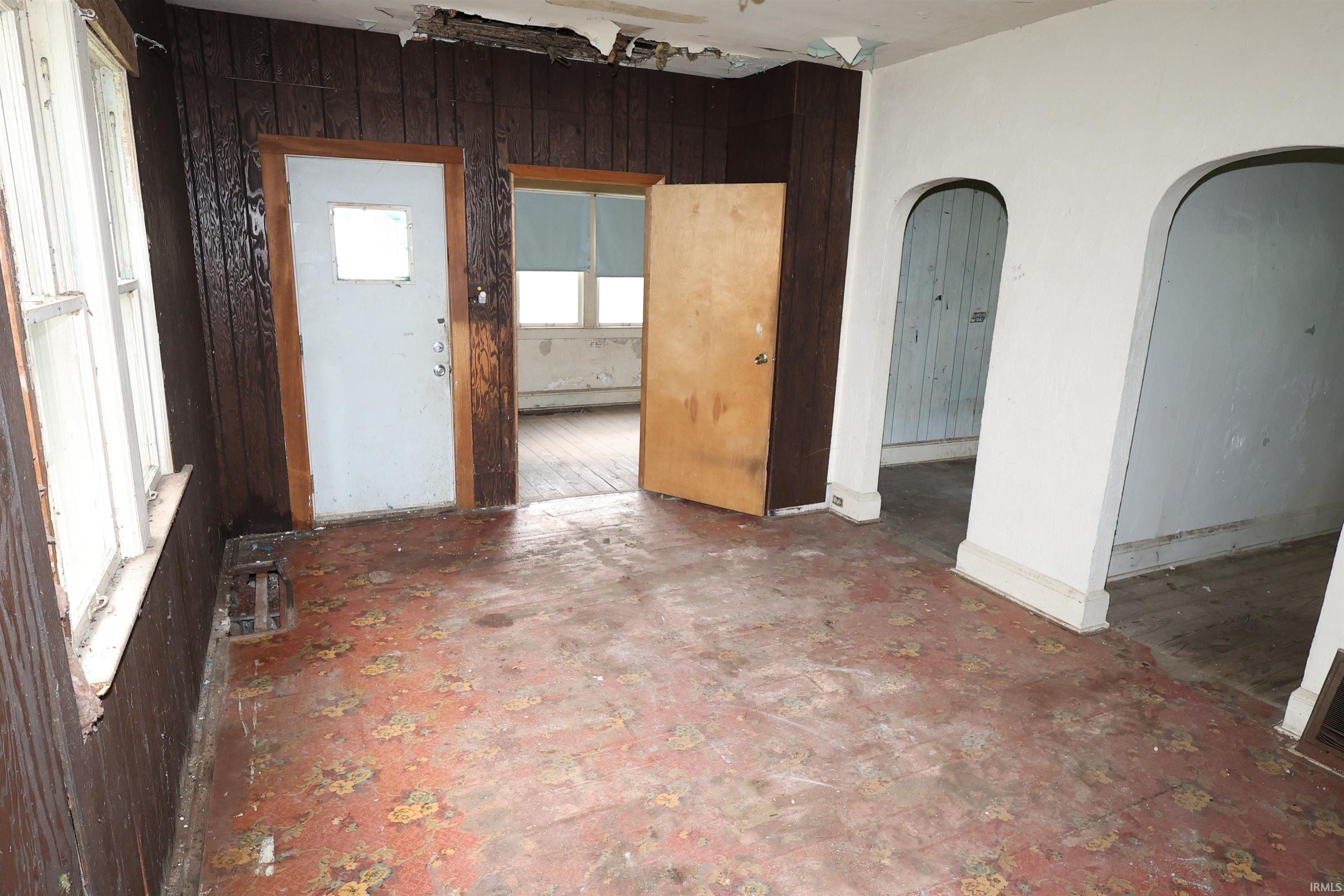 2113 Douglas Street South Bend IN 46613