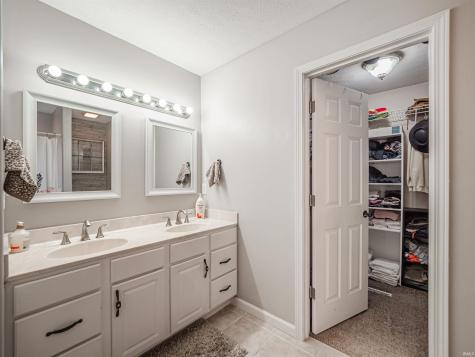 8737 Clear Creek Drive Evansville IN 47711