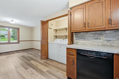 1623 Channel Place Fort Wayne IN 46825
