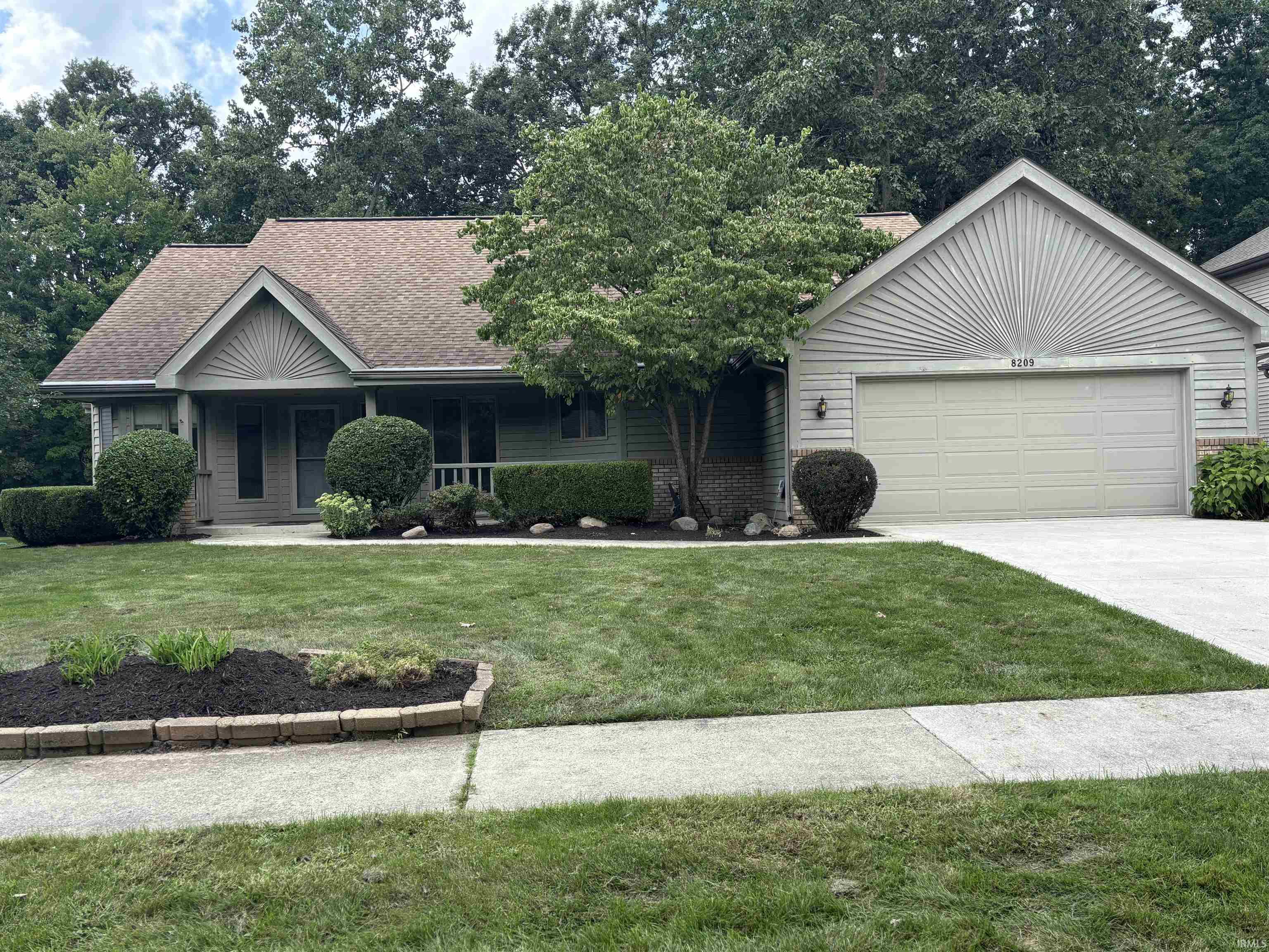 8209 Summerset Place Fort Wayne IN 46825