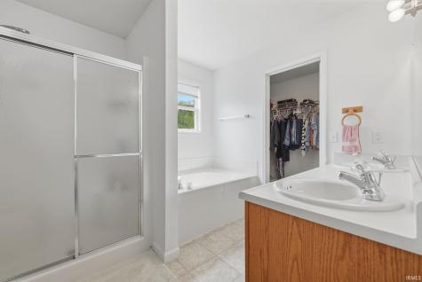 12819 Loch Dhu Lane Fort Wayne IN 46814