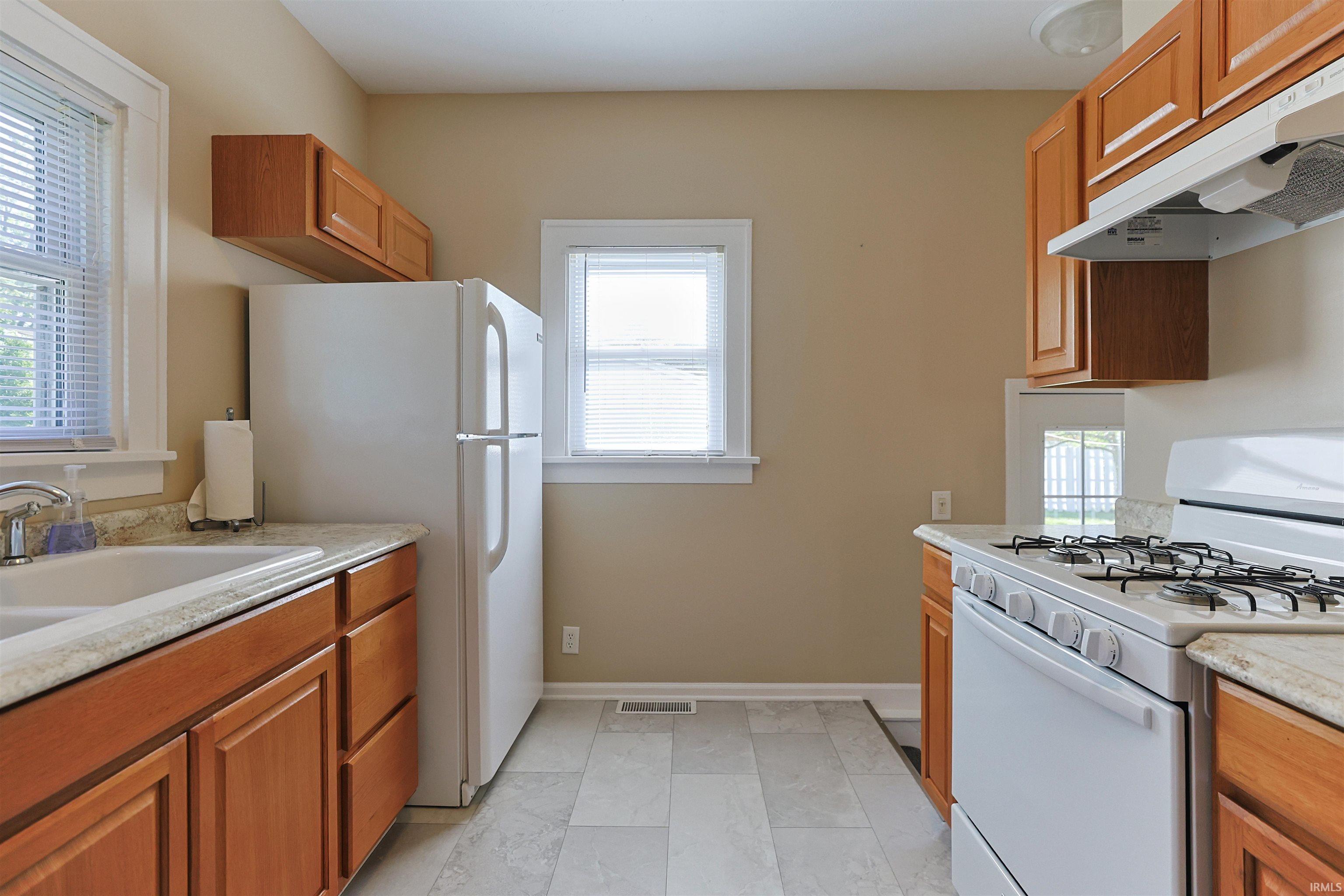 1925 Berkley Place South Bend IN 46616