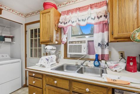 855 S 8th Street Upland IN 46989