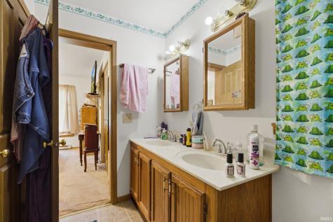 855 S 8th Street Upland IN 46989