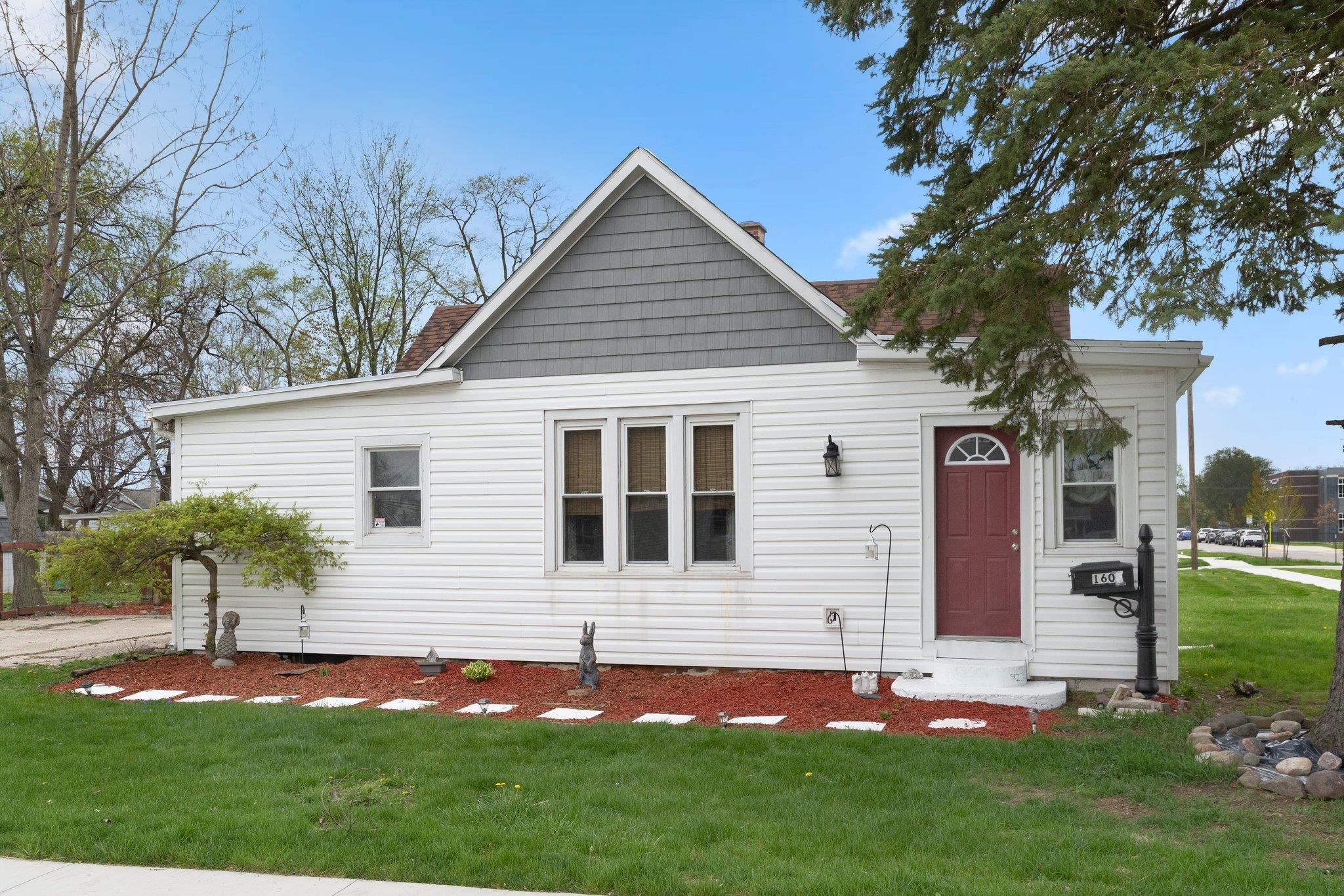 1605 E Clark Street Warsaw IN 46580