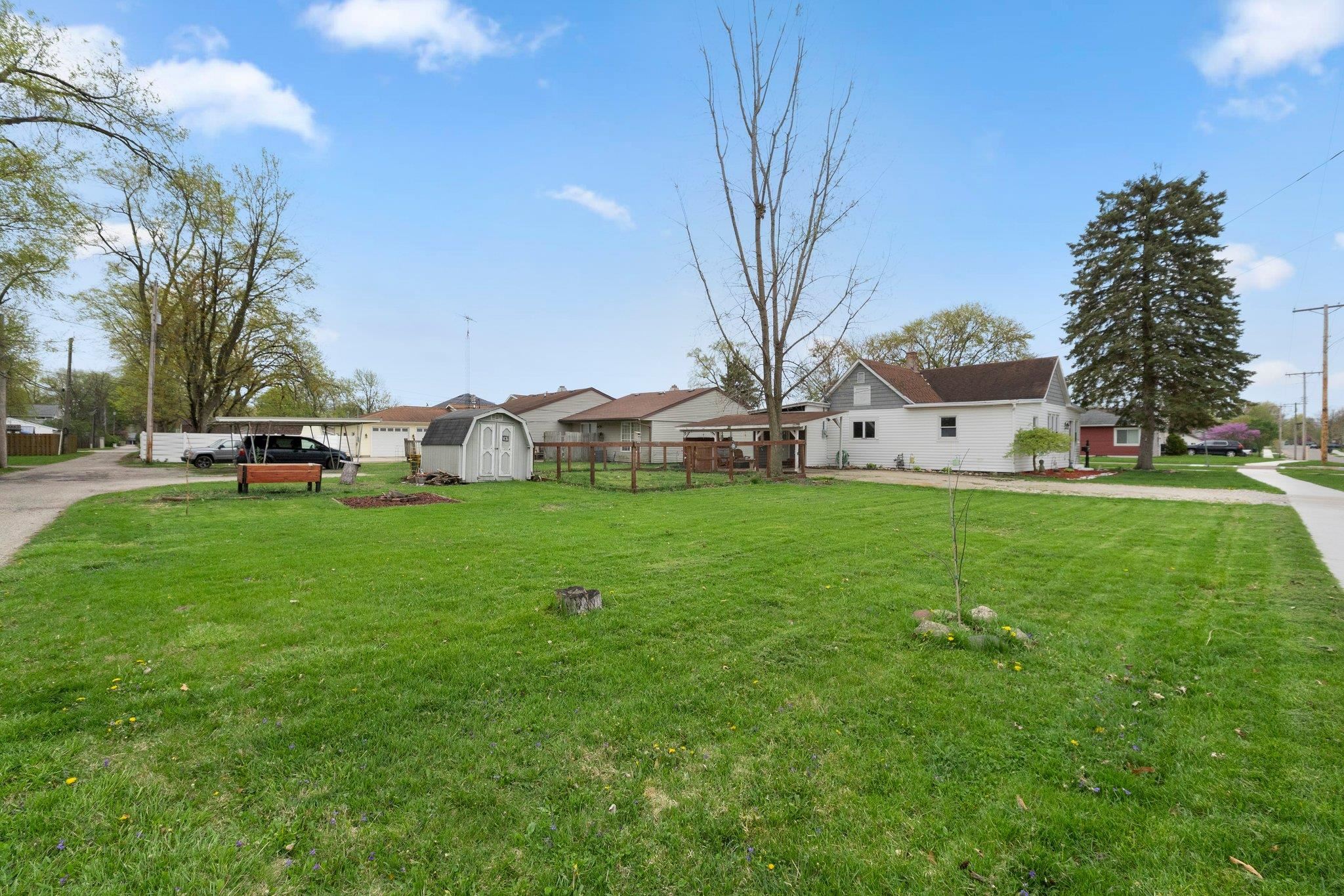 1605 E Clark Street Warsaw IN 46580