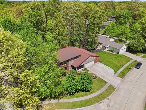 2208 Hearthstone Drive Fort Wayne IN 46804