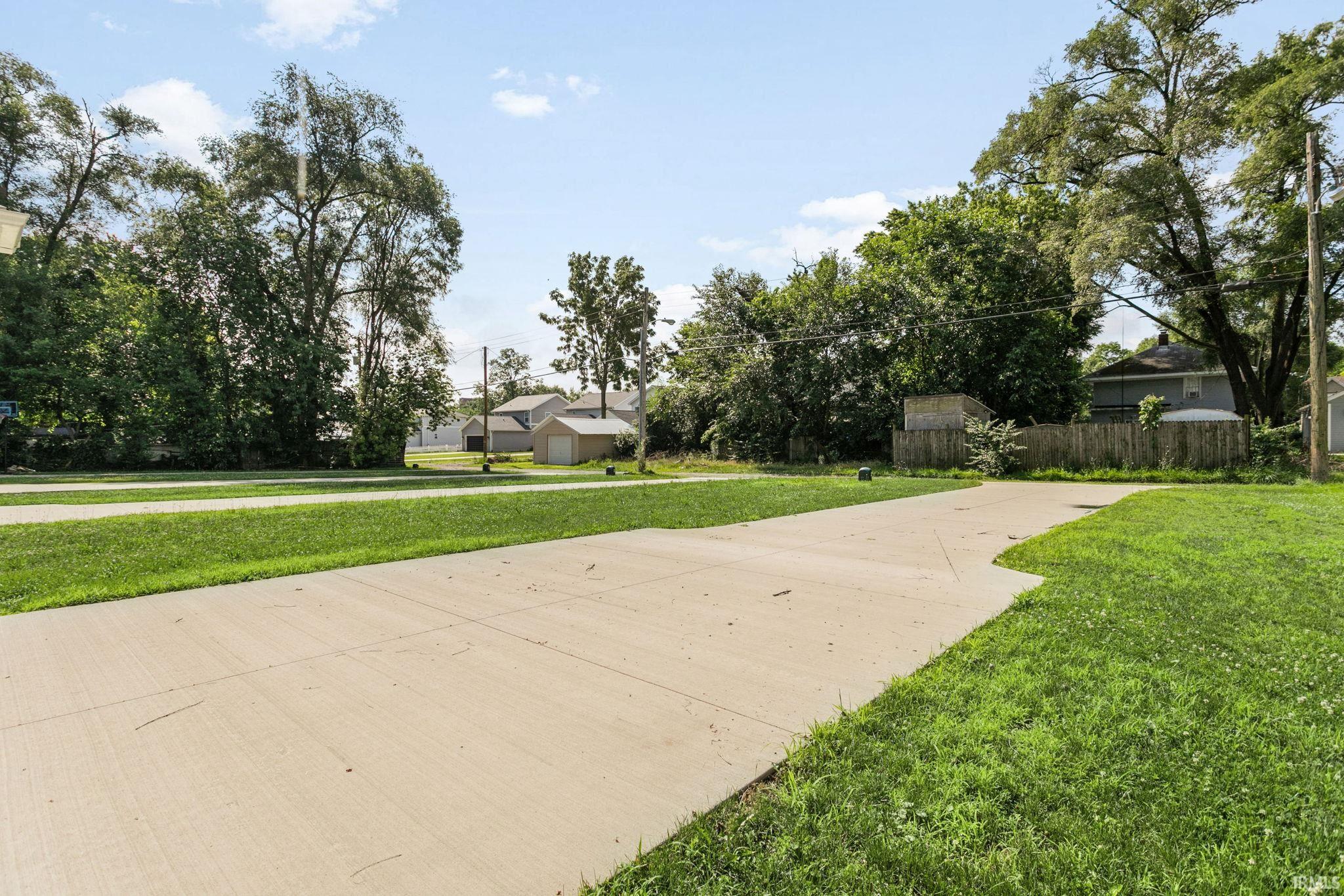 212 E Dubail Avenue South Bend IN 46613