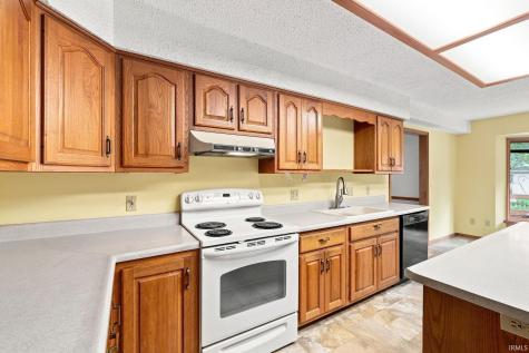 1516 Benham Drive Fort Wayne IN 46815