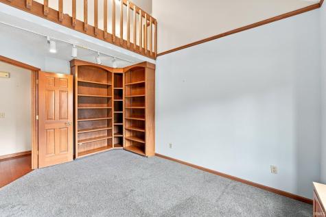1516 Benham Drive Fort Wayne IN 46815