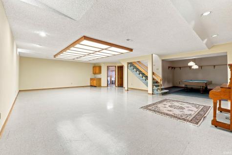 1516 Benham Drive Fort Wayne IN 46815