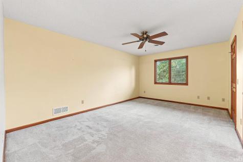 1516 Benham Drive Fort Wayne IN 46815