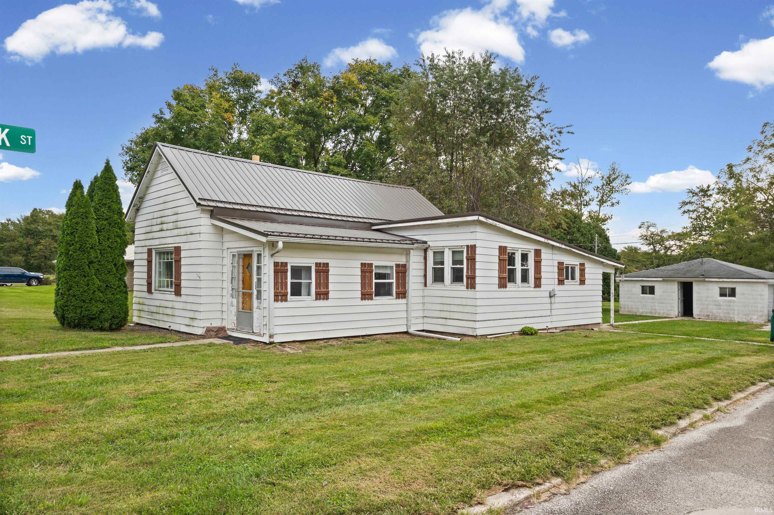107 W Midway Street Colfax IN 46035