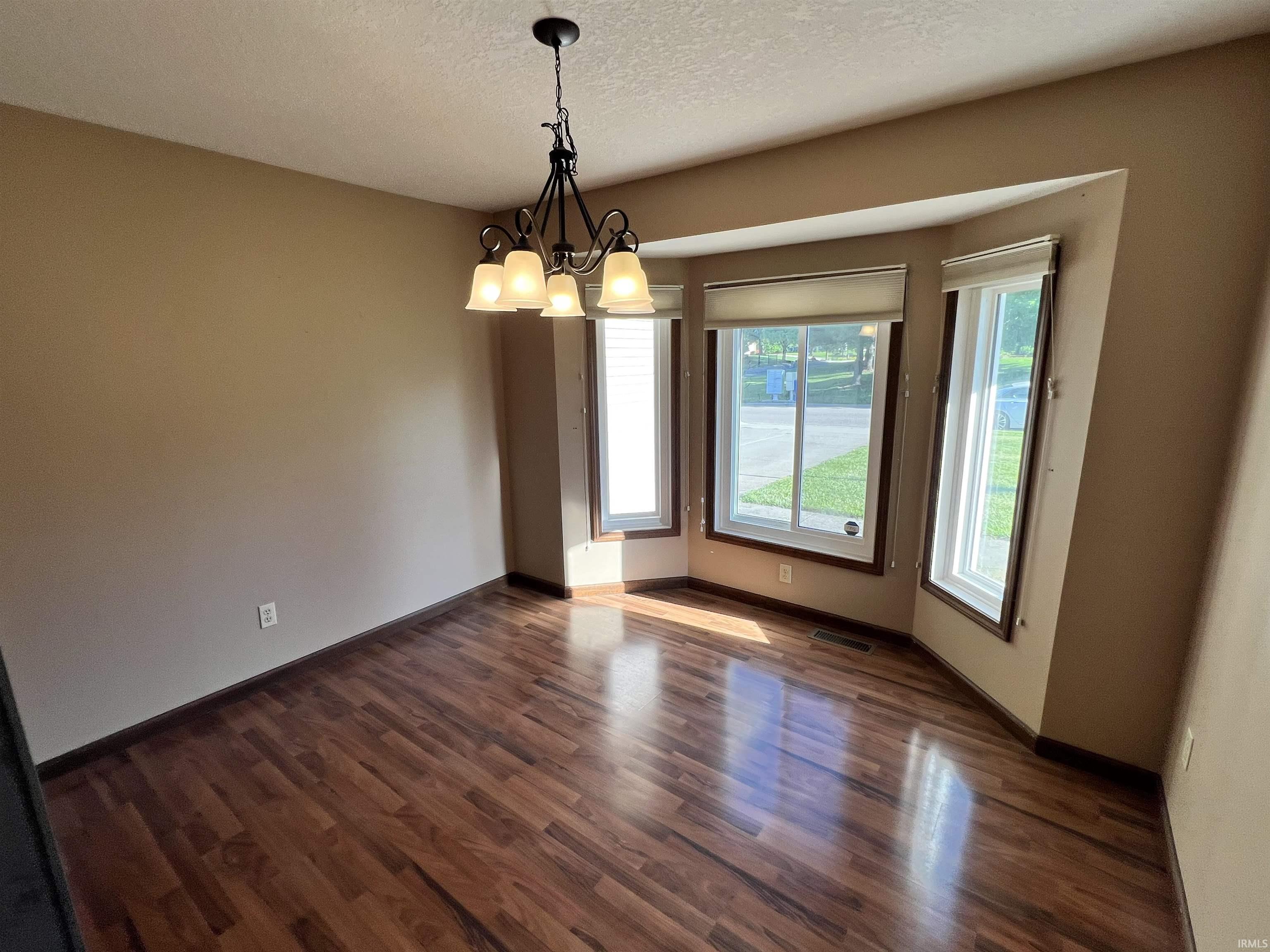 223 E Deerwood Court Warsaw IN 46582