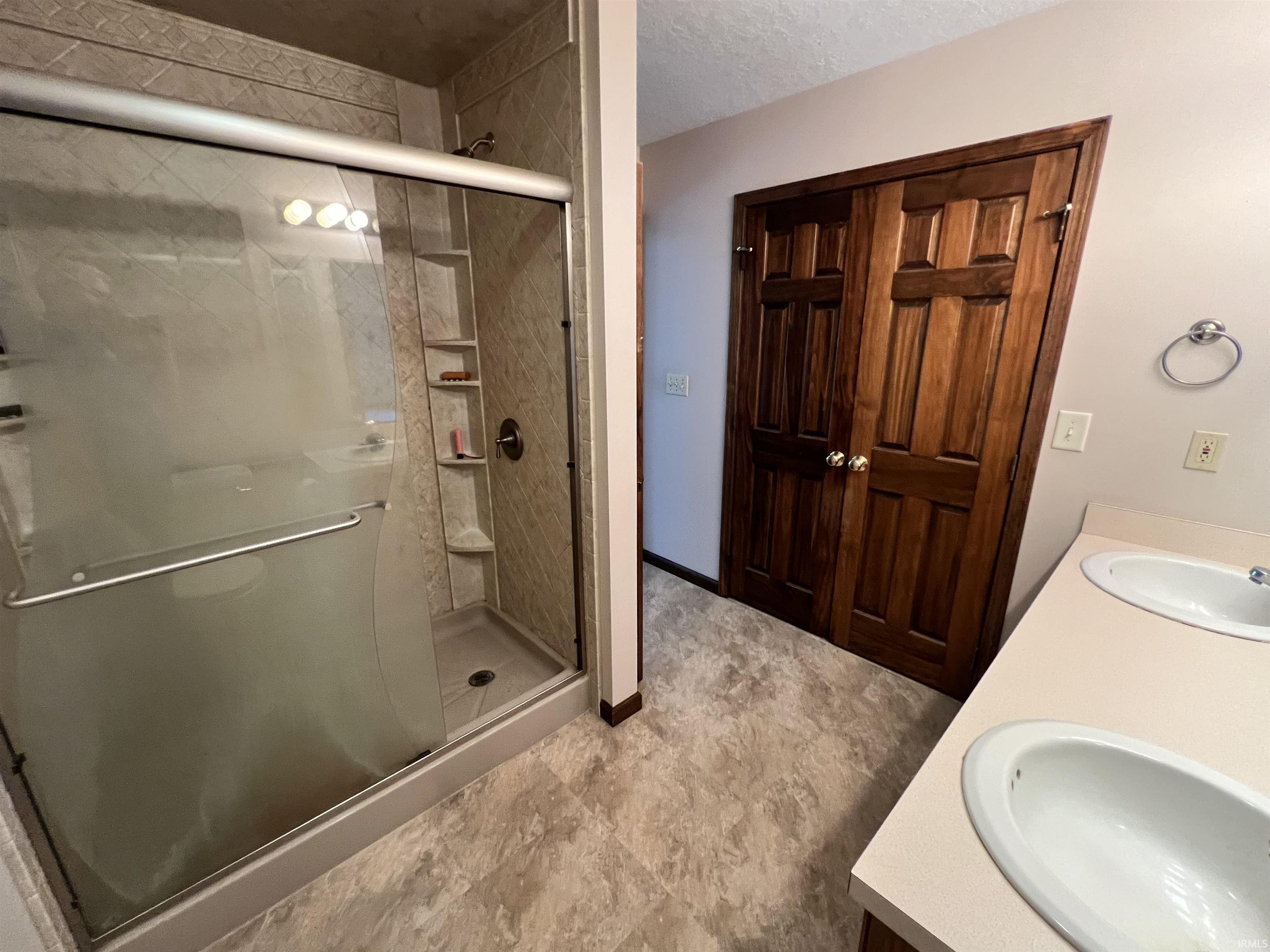 223 E Deerwood Court Warsaw IN 46582