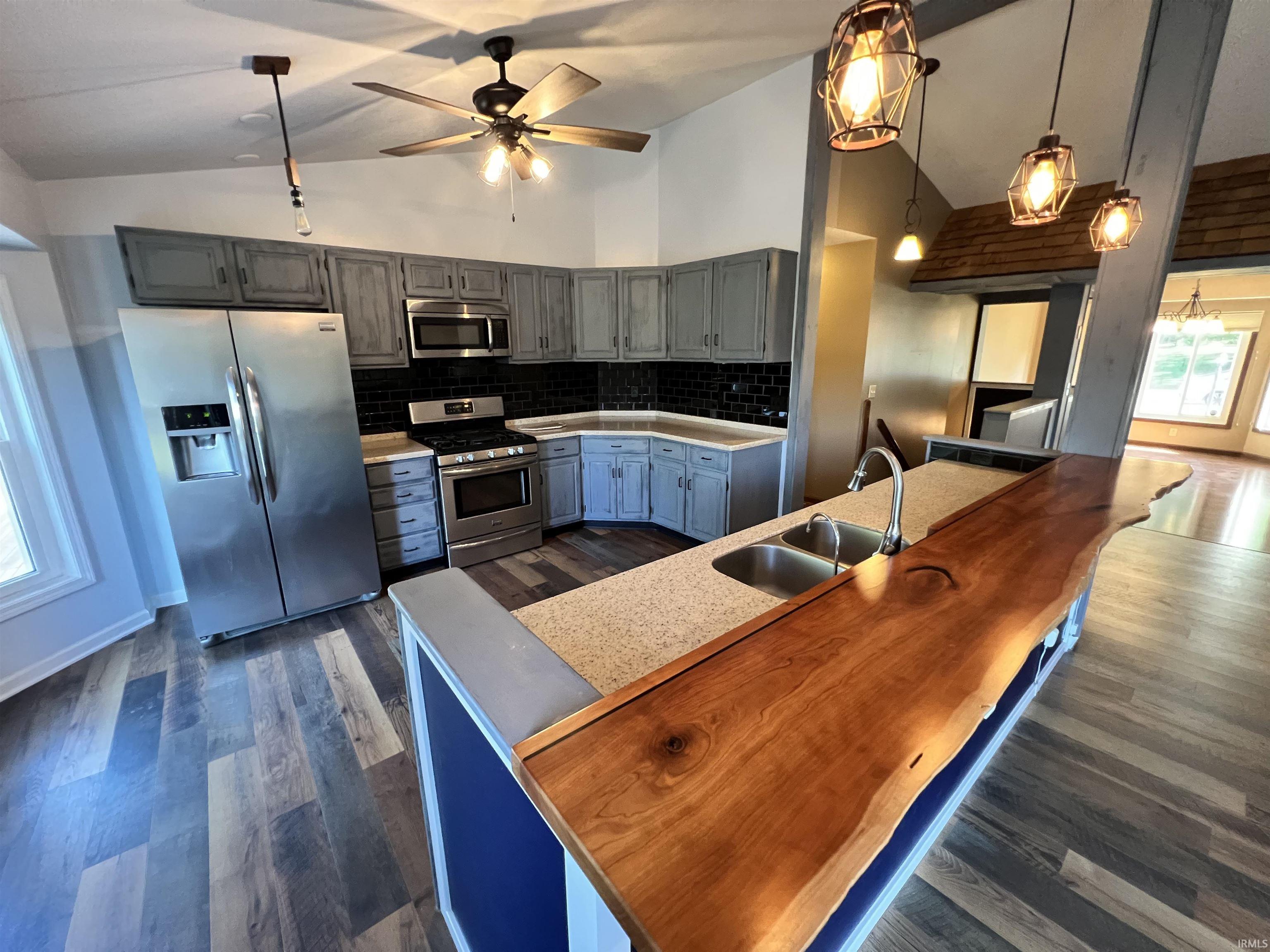 223 E Deerwood Court Warsaw IN 46582