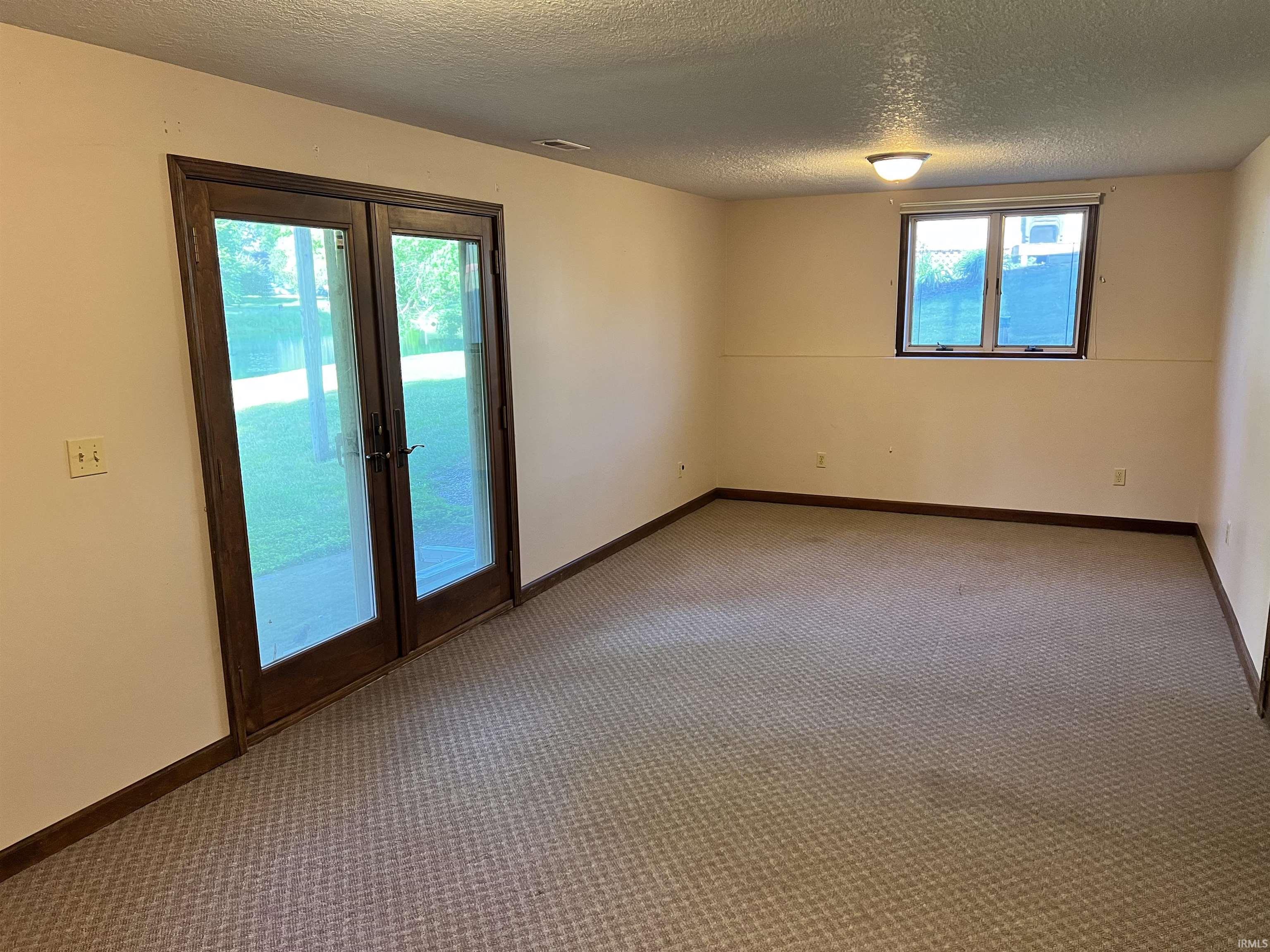 223 E Deerwood Court Warsaw IN 46582