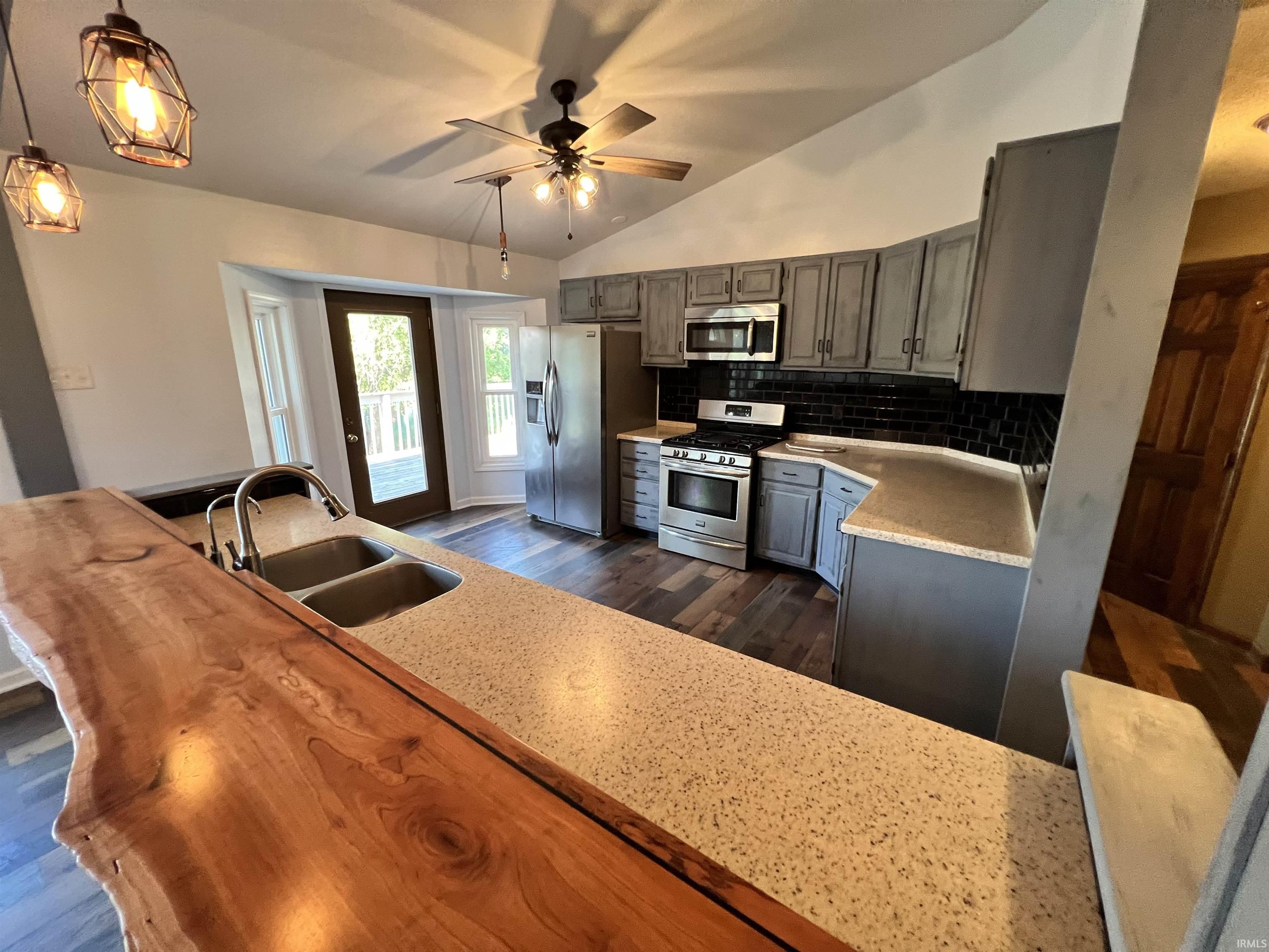 223 E Deerwood Court Warsaw IN 46582