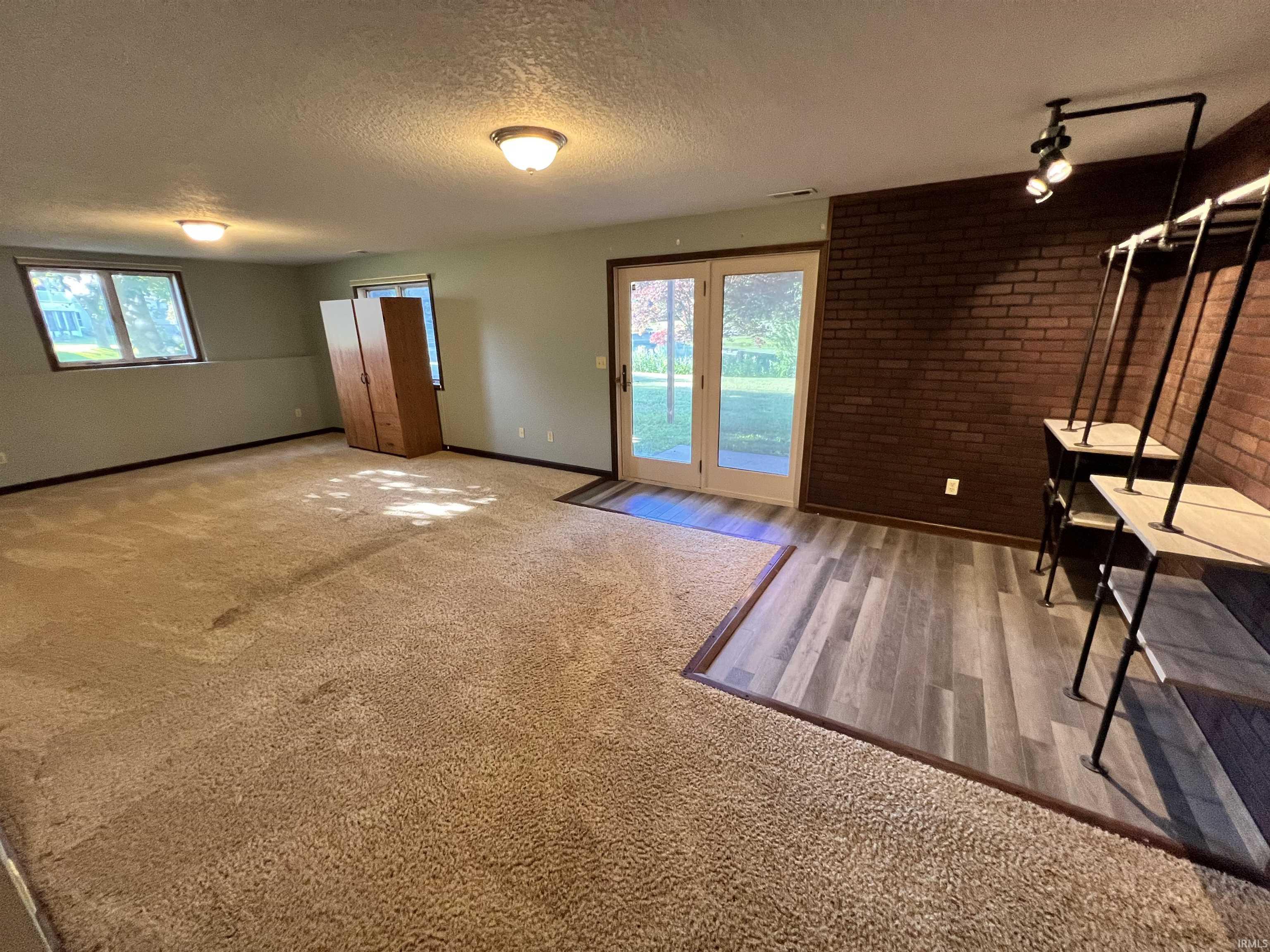 223 E Deerwood Court Warsaw IN 46582