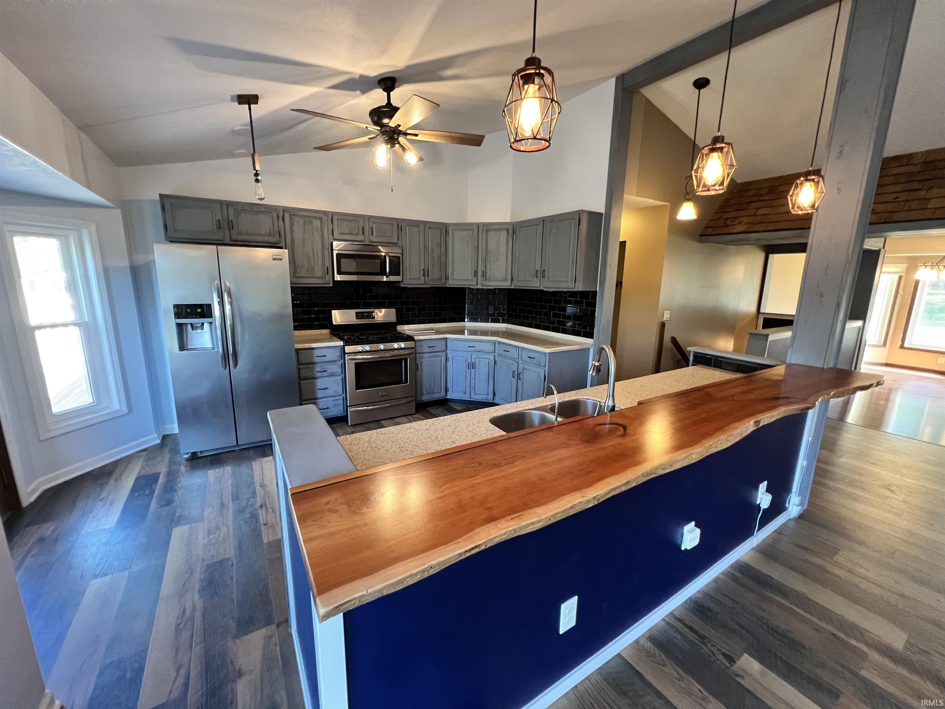 223 E Deerwood Court Warsaw IN 46582