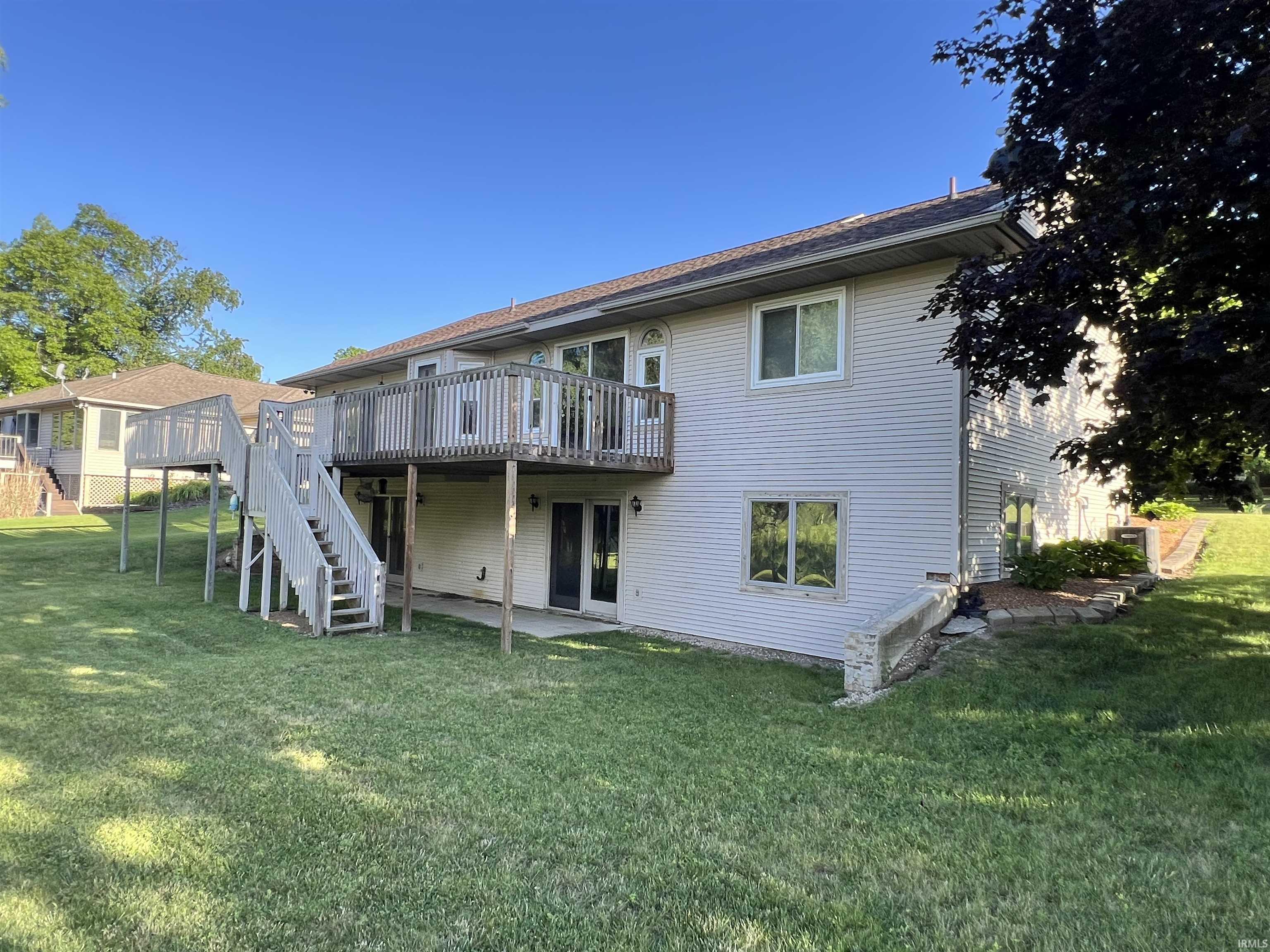 223 E Deerwood Court Warsaw IN 46582