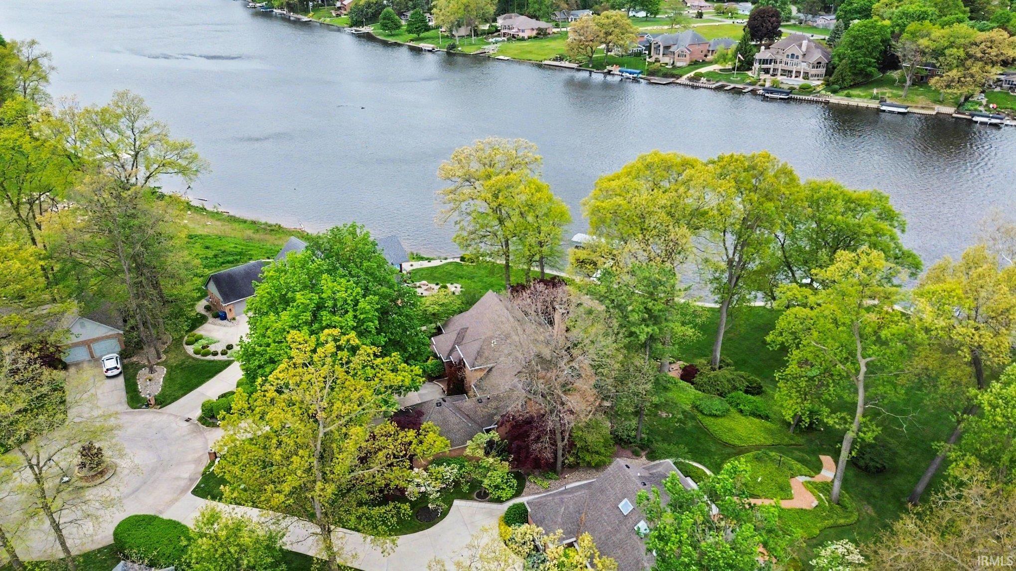 54940 Woodhold Court Elkhart IN 46516