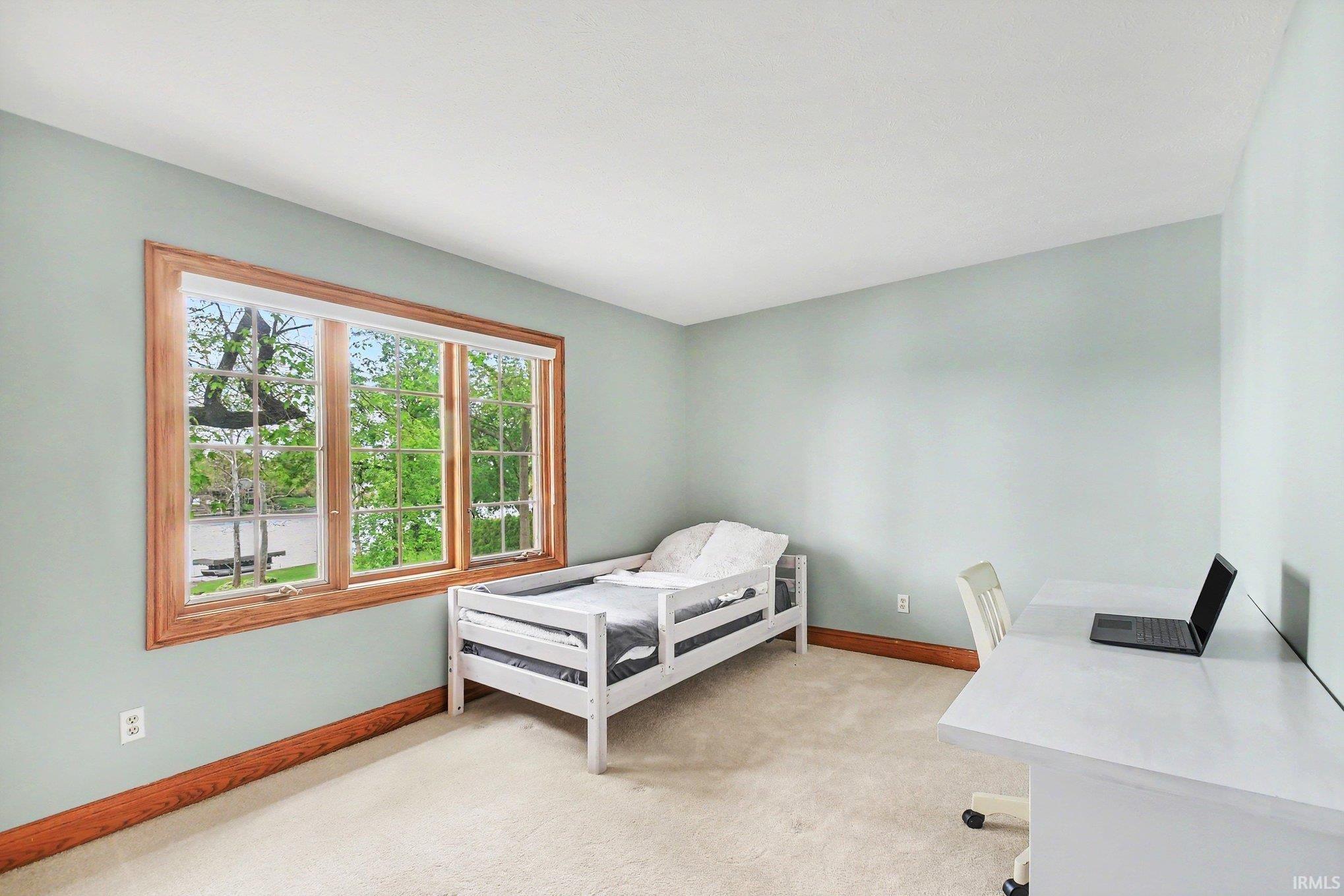 54940 Woodhold Court Elkhart IN 46516