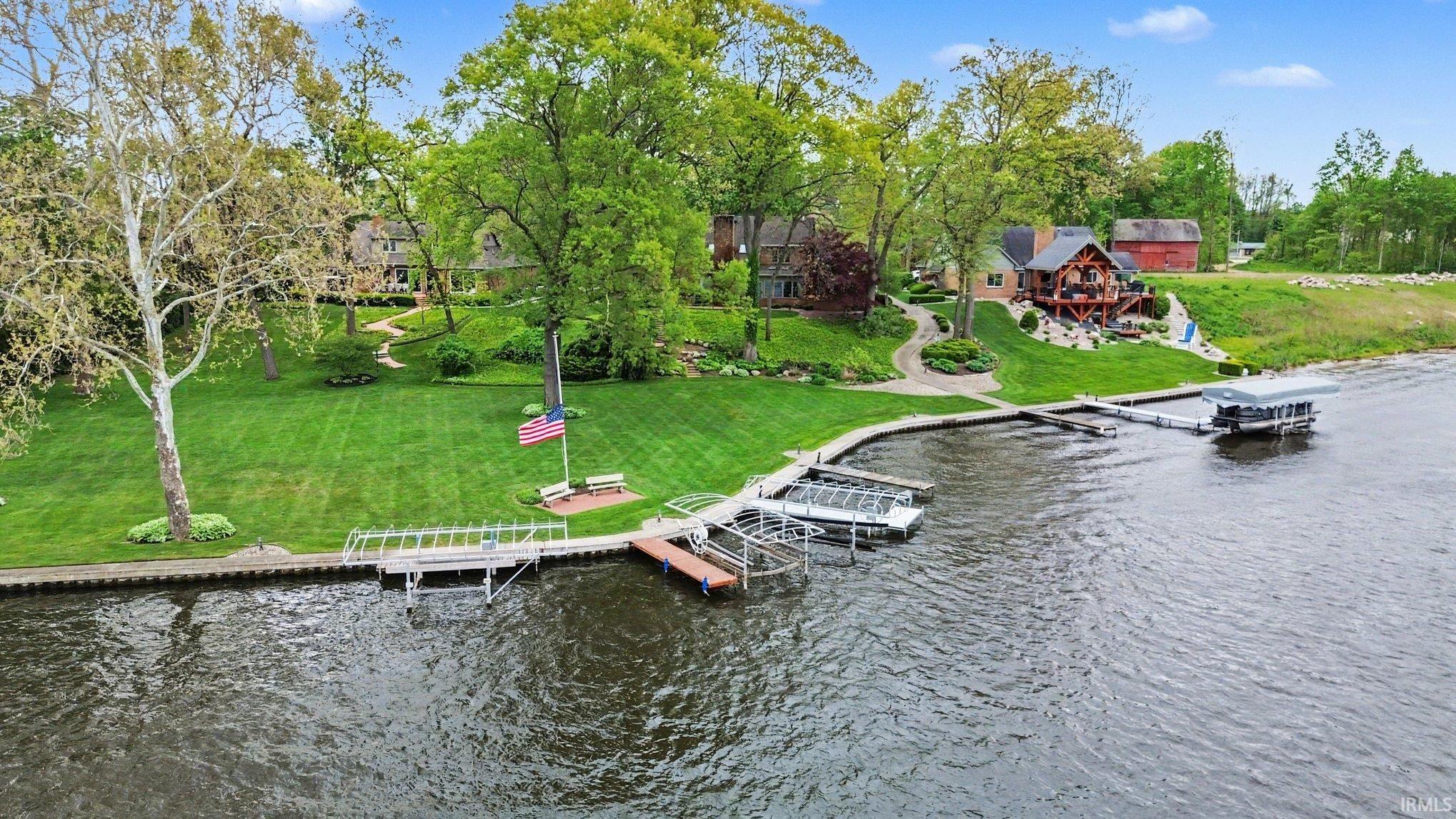 54940 Woodhold Court Elkhart IN 46516