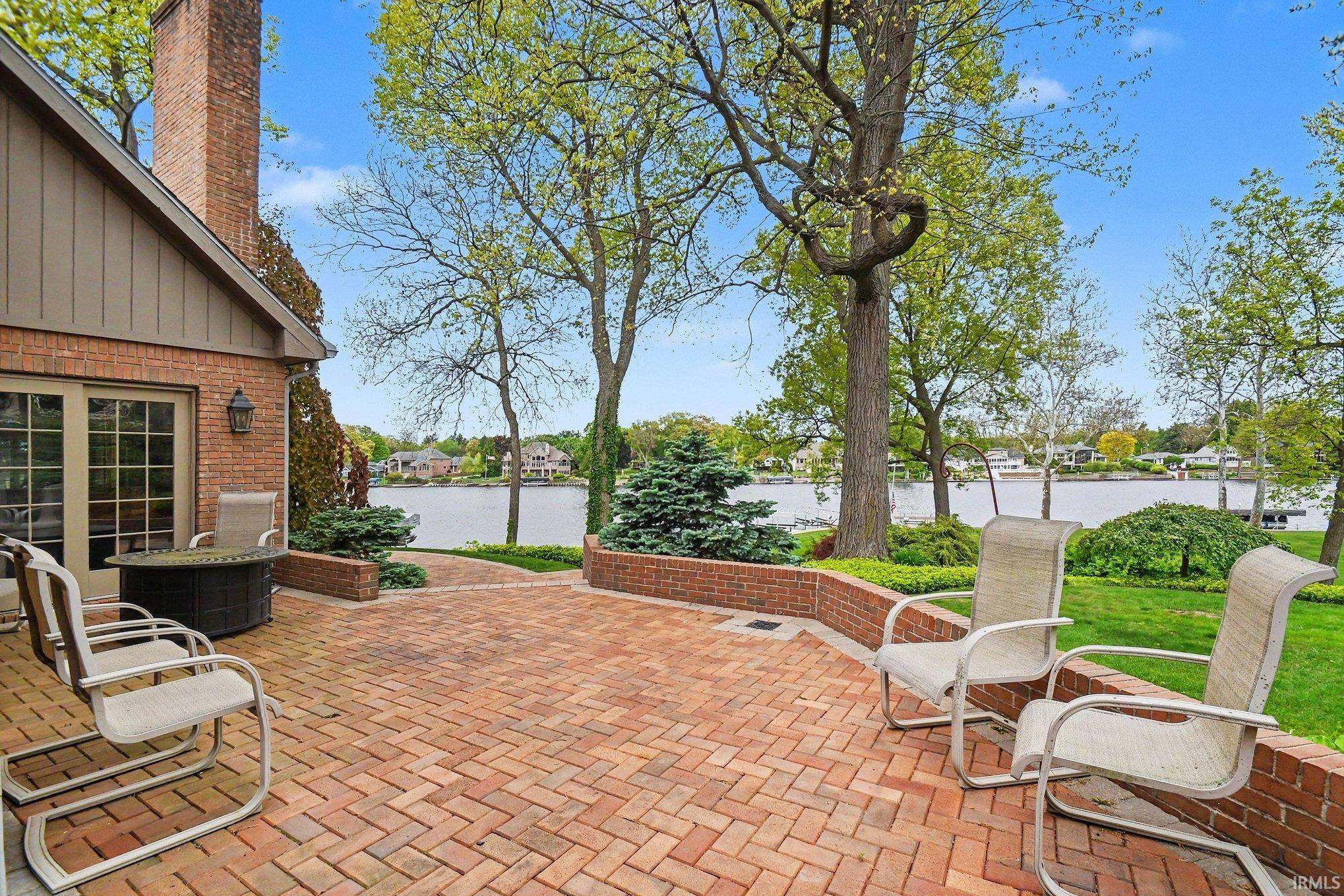 54940 Woodhold Court Elkhart IN 46516