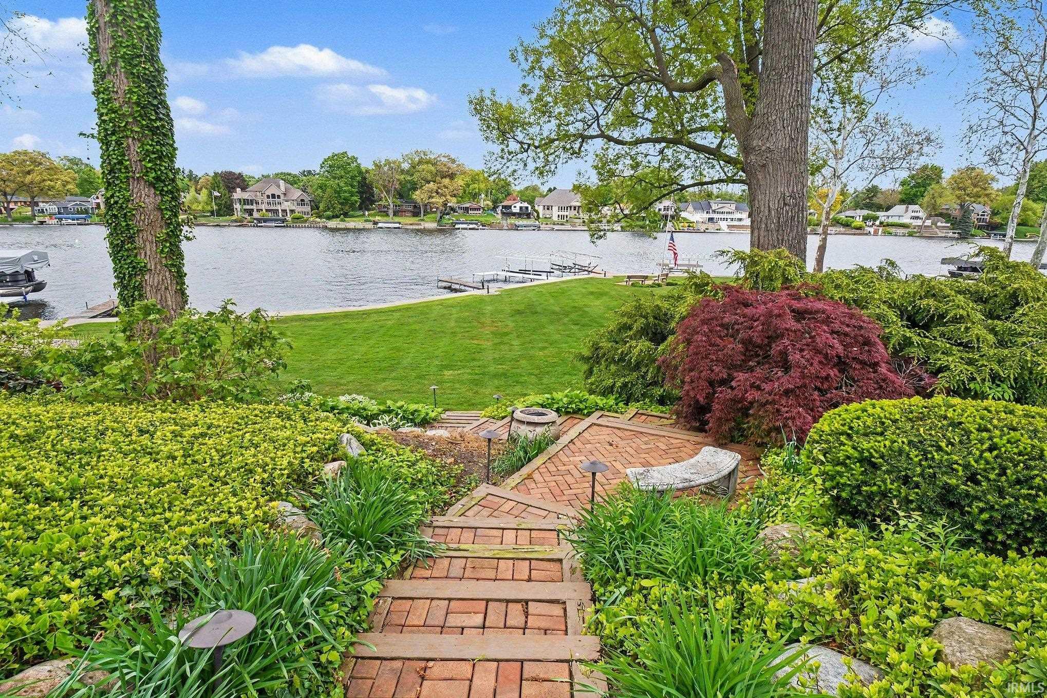 54940 Woodhold Court Elkhart IN 46516